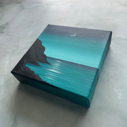the sea that holds light